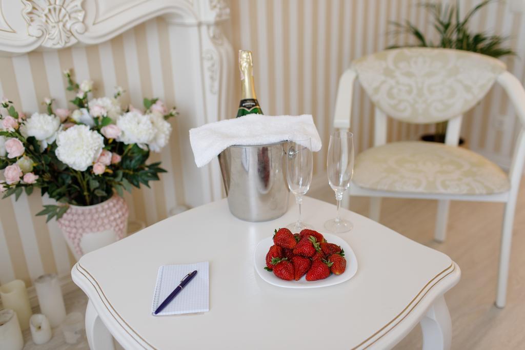 Royal Suite Apartment With Jacuzzi 수미 외부 사진