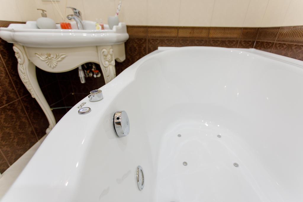 Royal Suite Apartment With Jacuzzi 수미 외부 사진