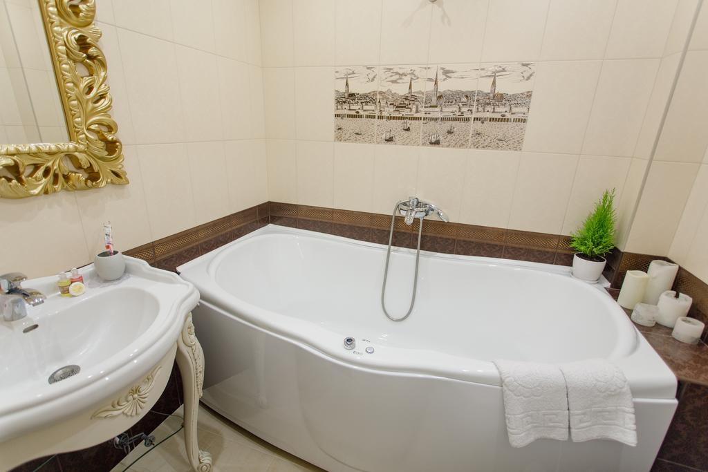Royal Suite Apartment With Jacuzzi 수미 외부 사진