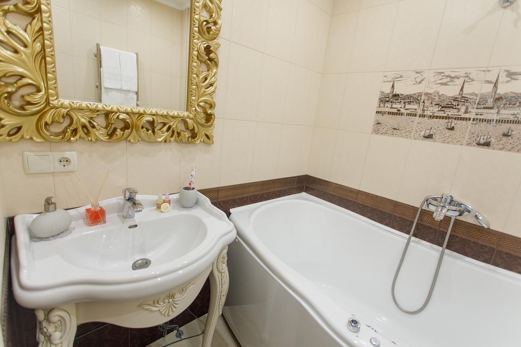 Royal Suite Apartment With Jacuzzi 수미 외부 사진