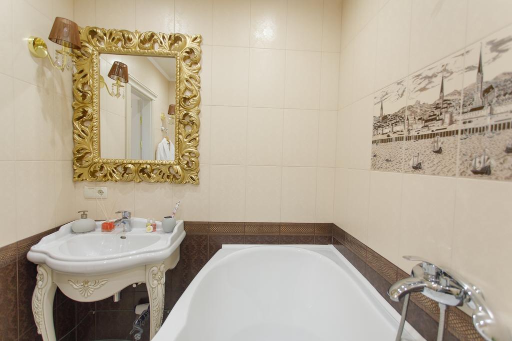 Royal Suite Apartment With Jacuzzi 수미 외부 사진