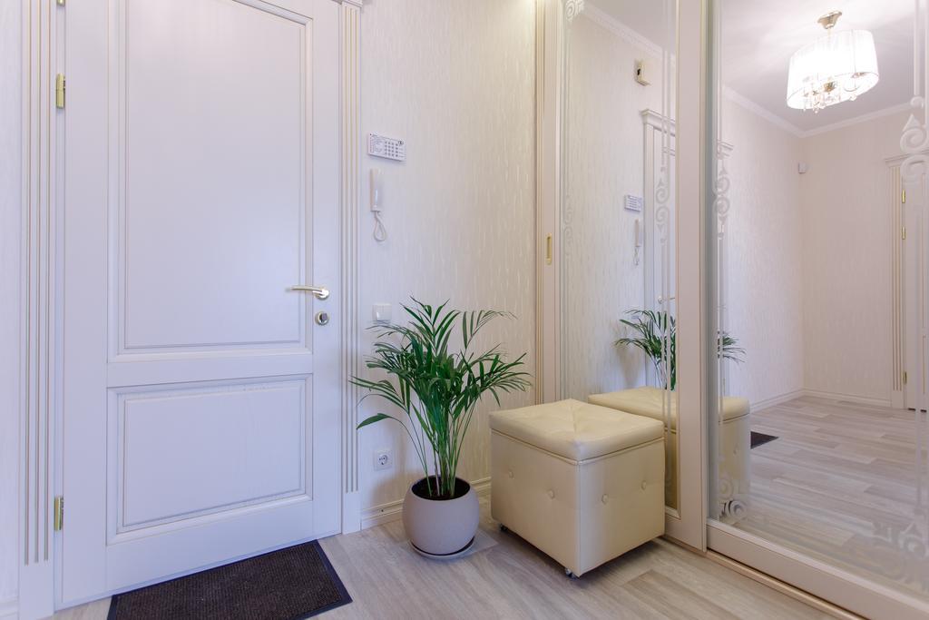 Royal Suite Apartment With Jacuzzi 수미 외부 사진